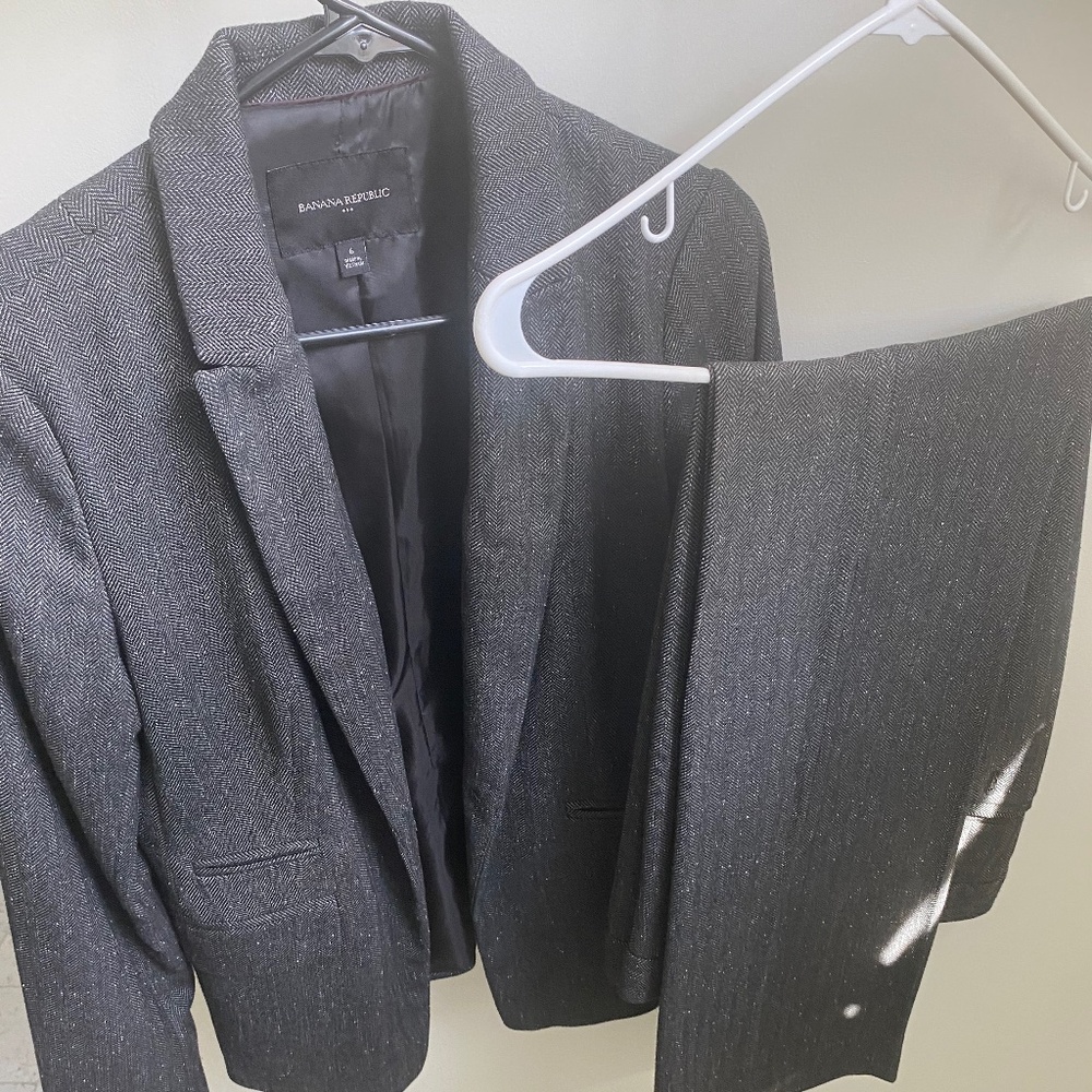Banana Republic 2pc suit